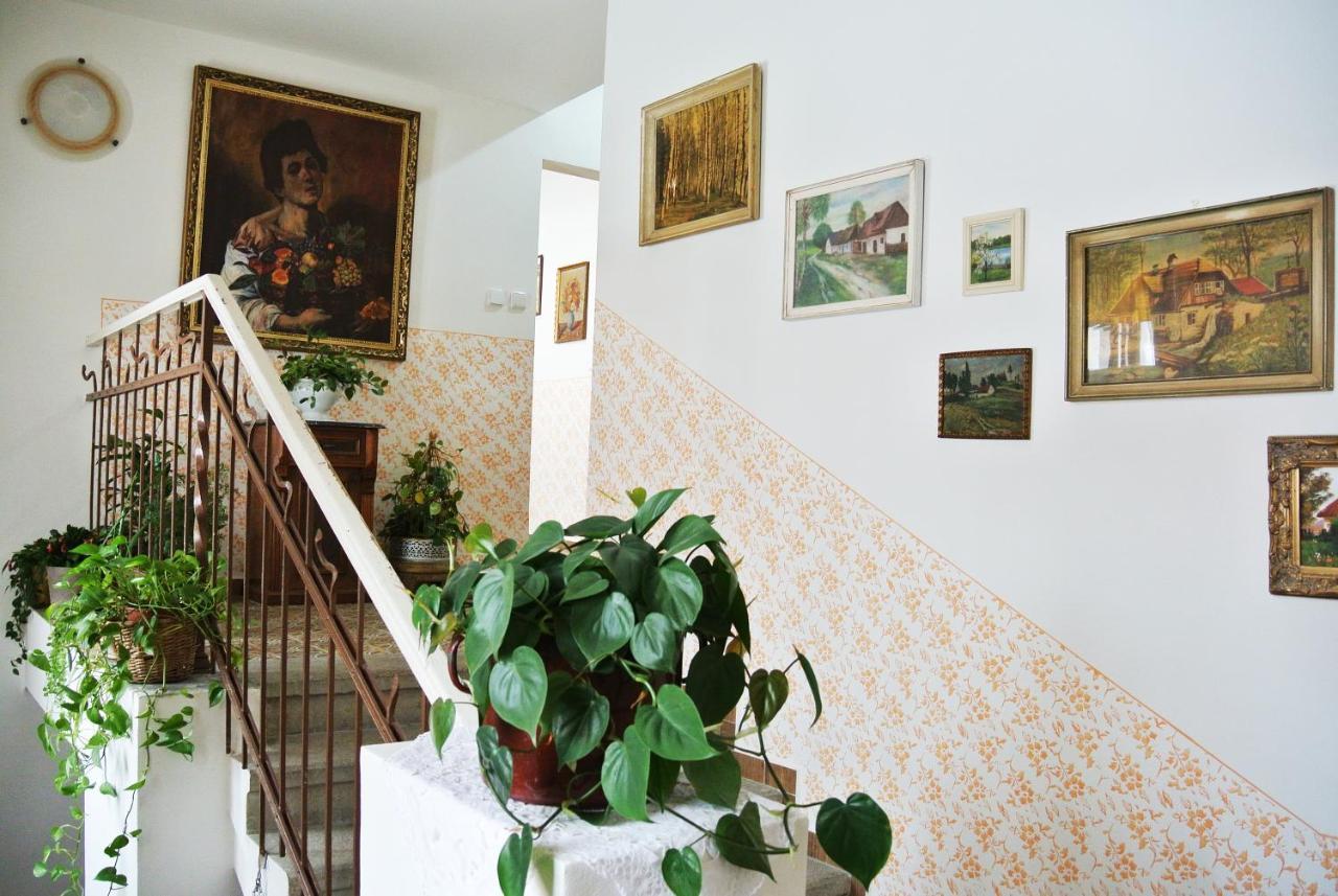 Restaurace A Penzion Ubrousku Prostri Se Nová Bystřice Eksteriør billede